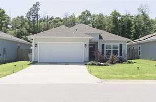 featured image of 3679 Applewood Dr