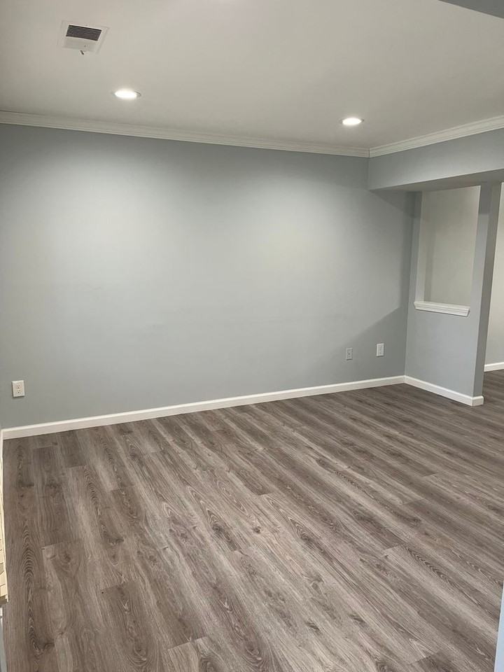 2513 Robinson Pl - Photo 2 of 15