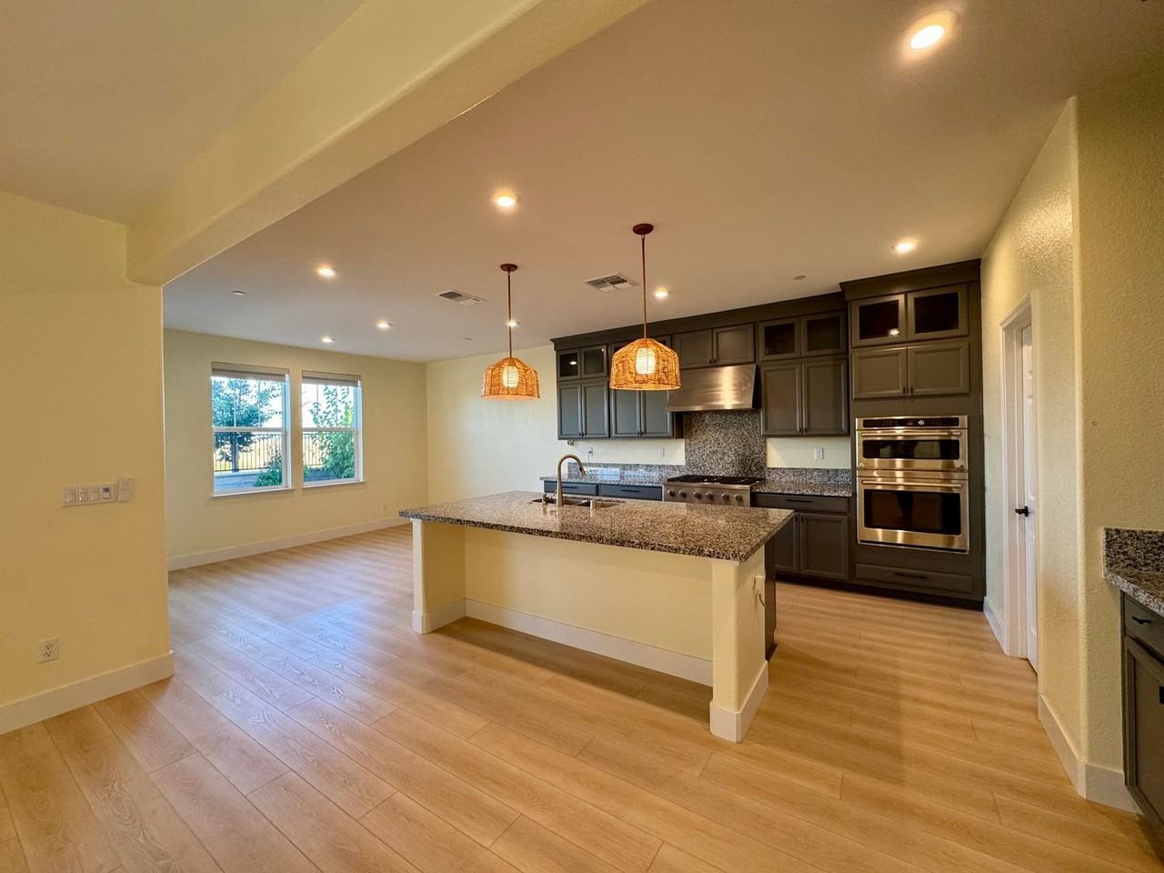 7602 Afonso Way - Photo 4 of 47