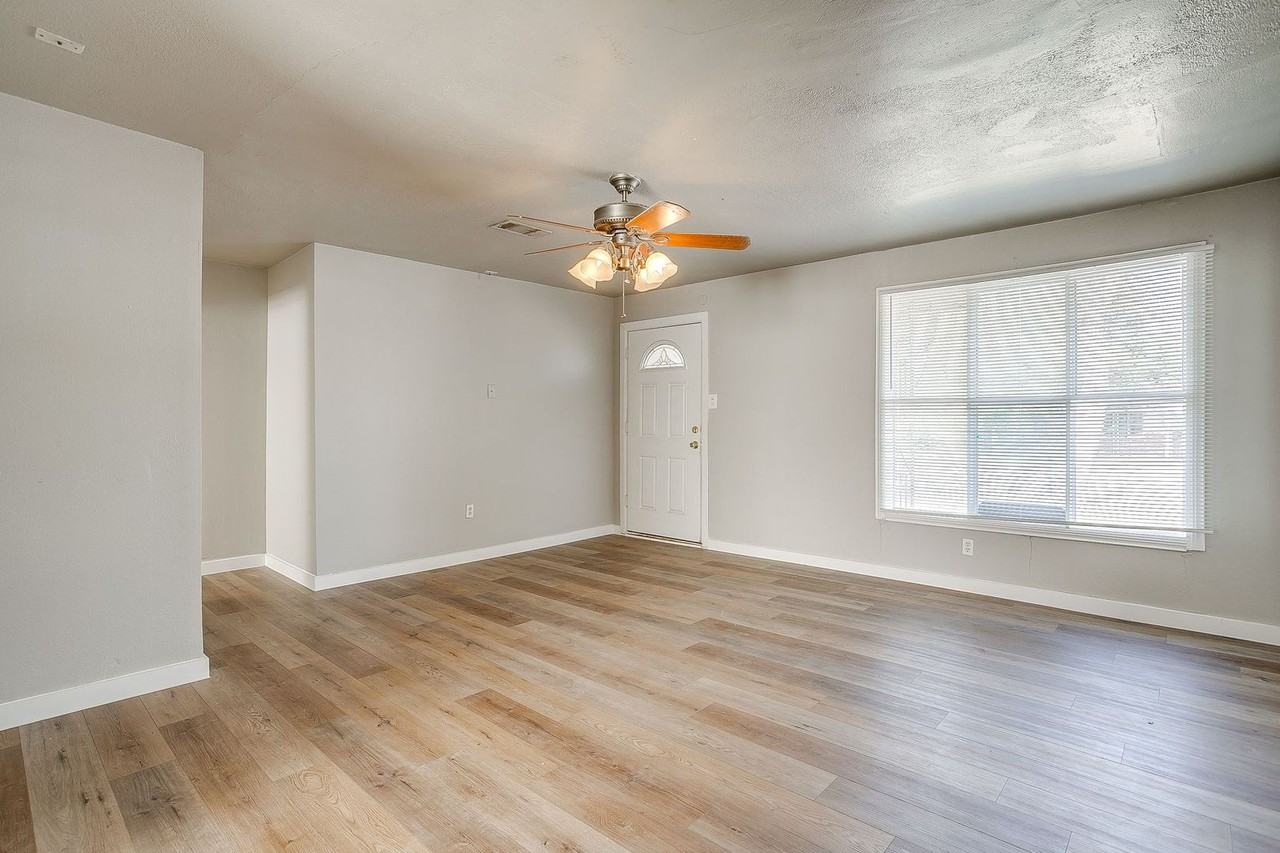 3112 Willow Park St - Photo 5 of 20