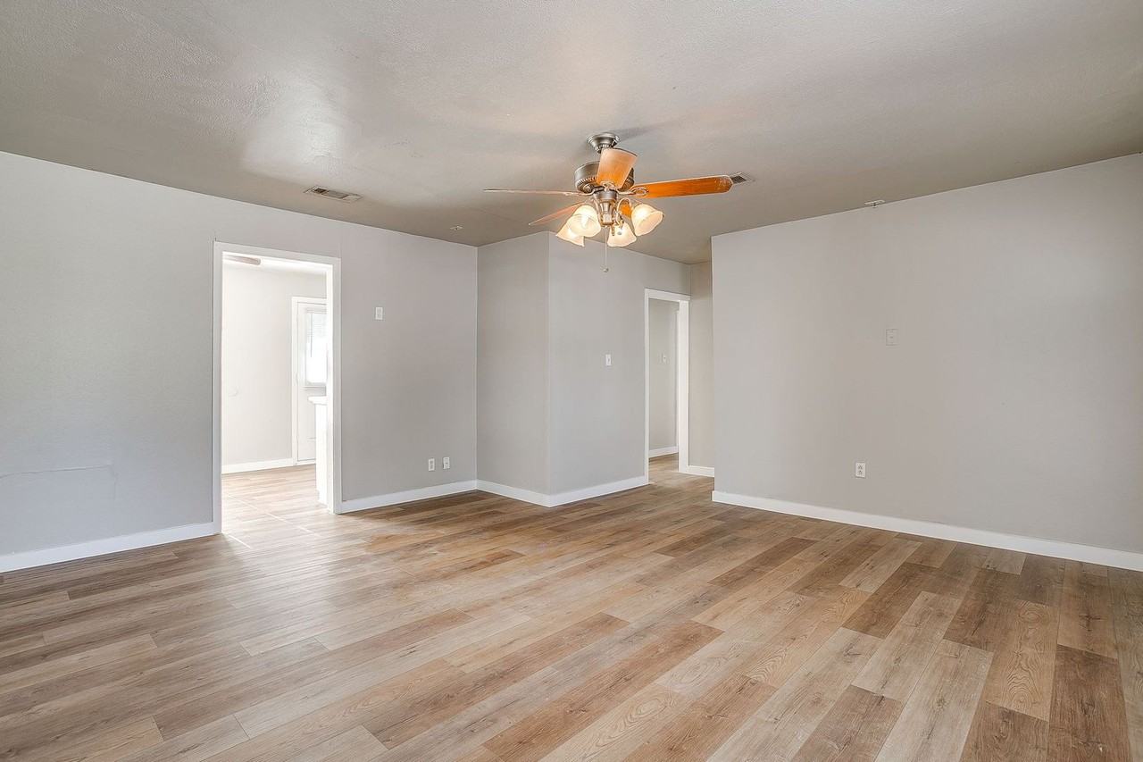 3112 Willow Park St - Photo 6 of 20