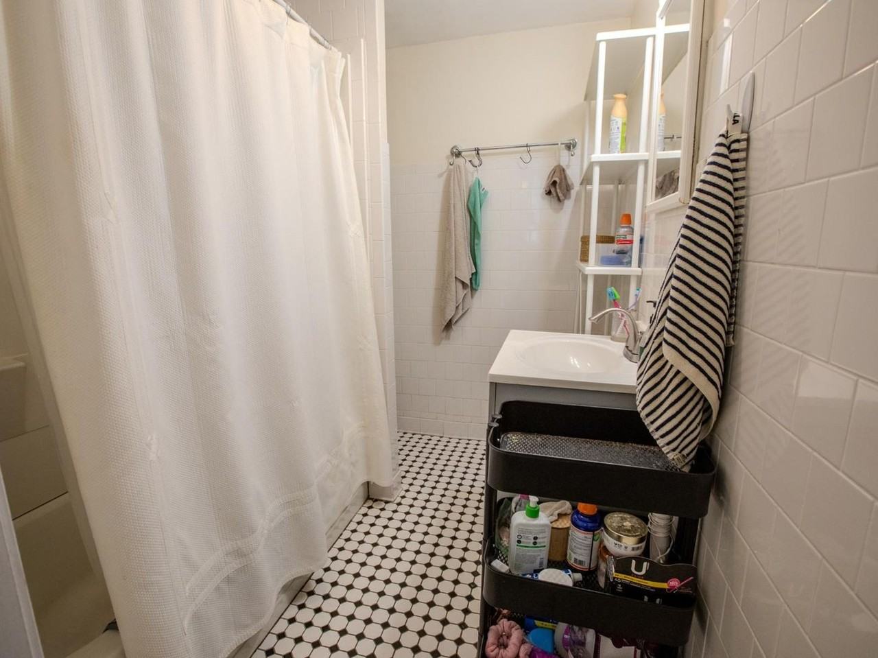 316 Saint Paul St - Photo 3 of 7