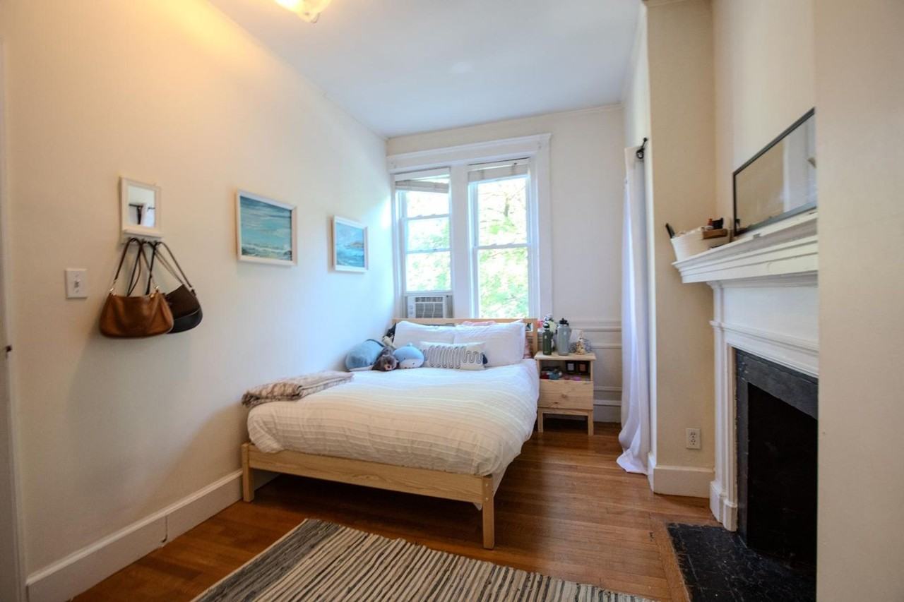 316 Saint Paul St - Photo 4 of 7