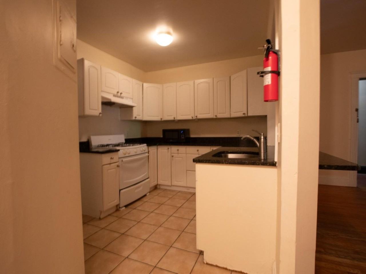 62 Egmont St - Photo 2 of 8