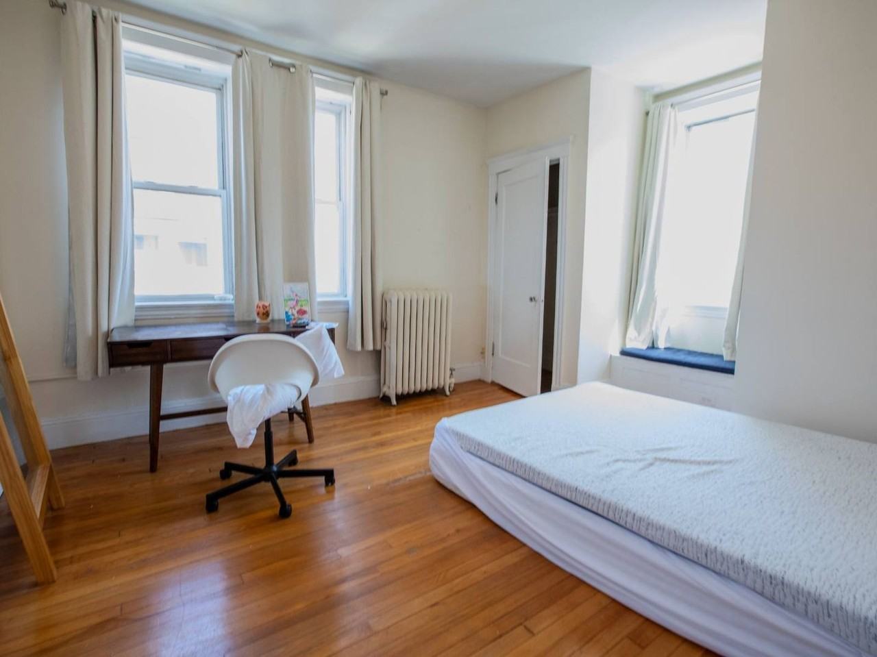 62 Egmont St - Photo 3 of 4