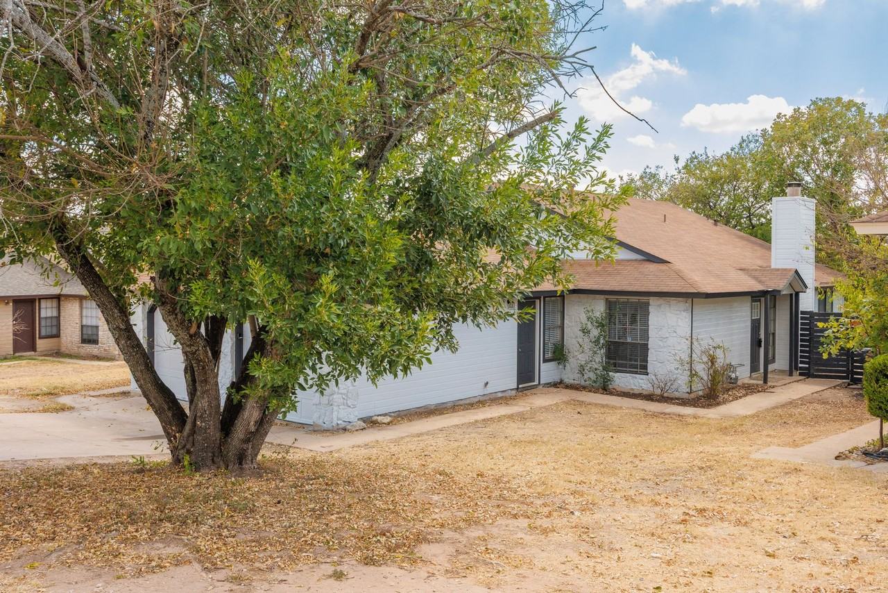 1905 Margalene Way #A - Photo 2 of 17