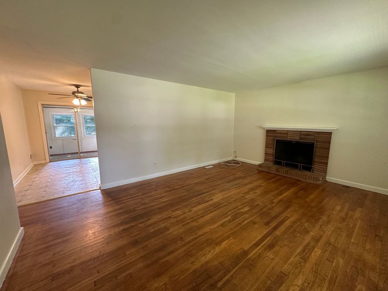 1408 Dermott Ave - Photo 7 of 33