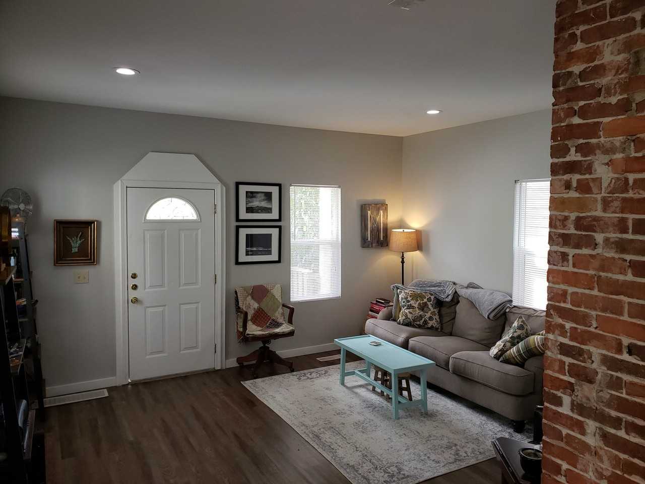 642 N State St - Photo 3 of 20