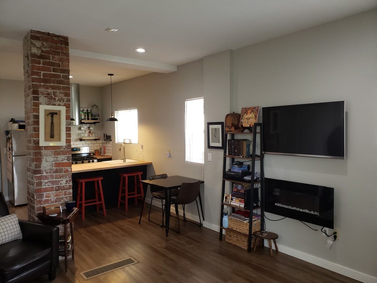 642 N State St - Photo 4 of 20