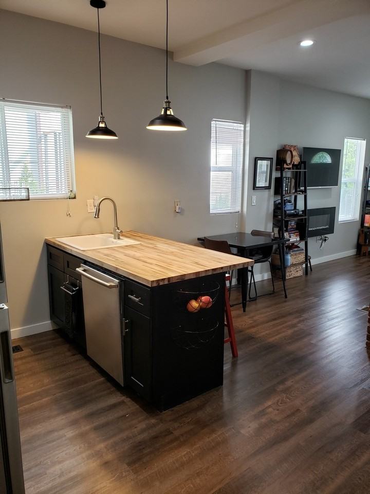 642 N State St - Photo 5 of 20