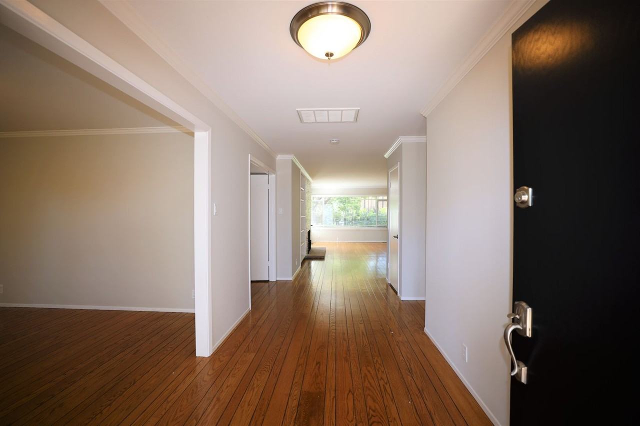 25 Genevra Rd - Photo 3 of 25