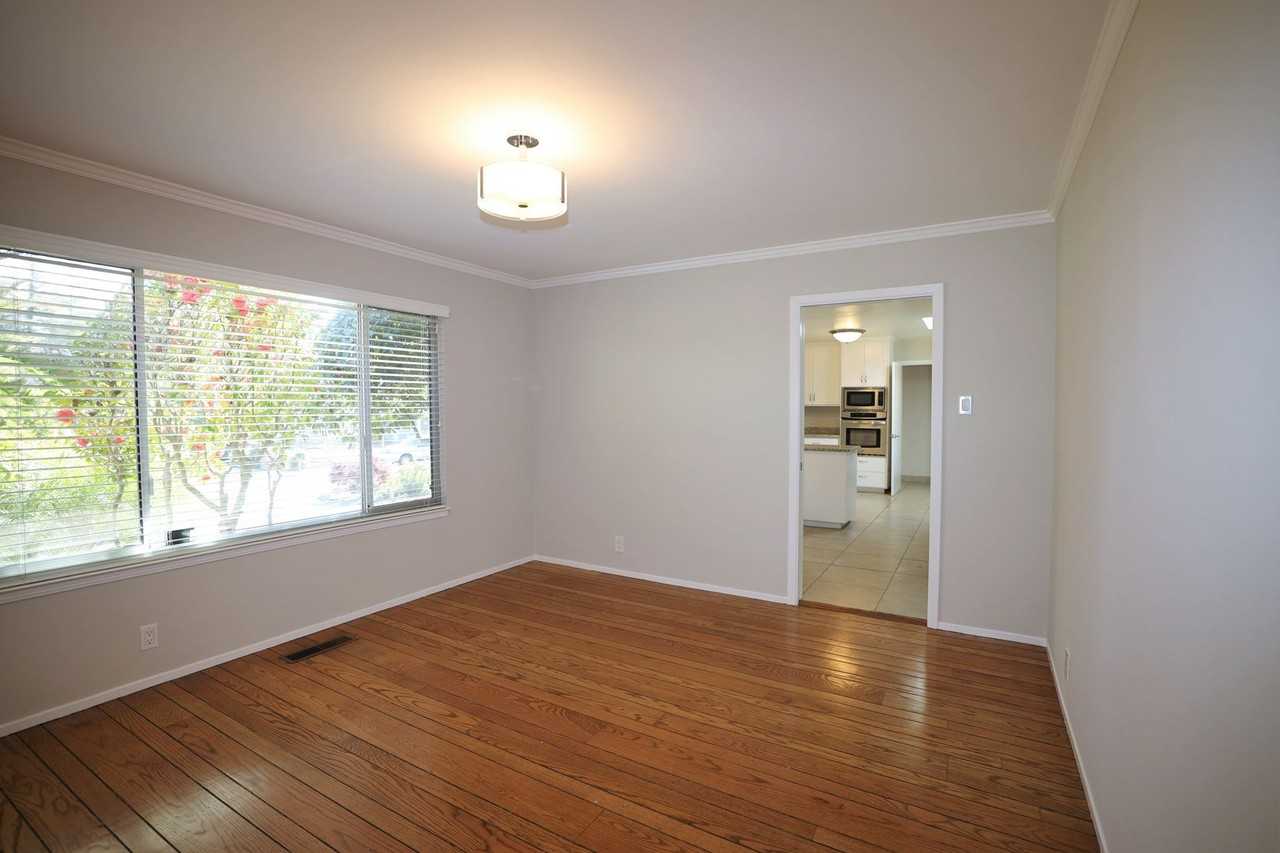 25 Genevra Rd - Photo 5 of 25