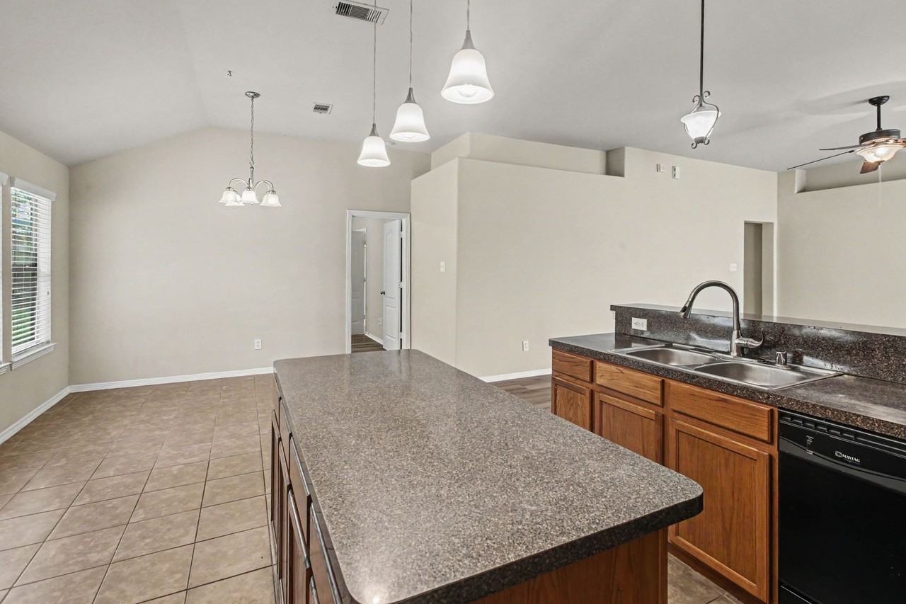7 Briar Grove Ct - Photo 6 of 16