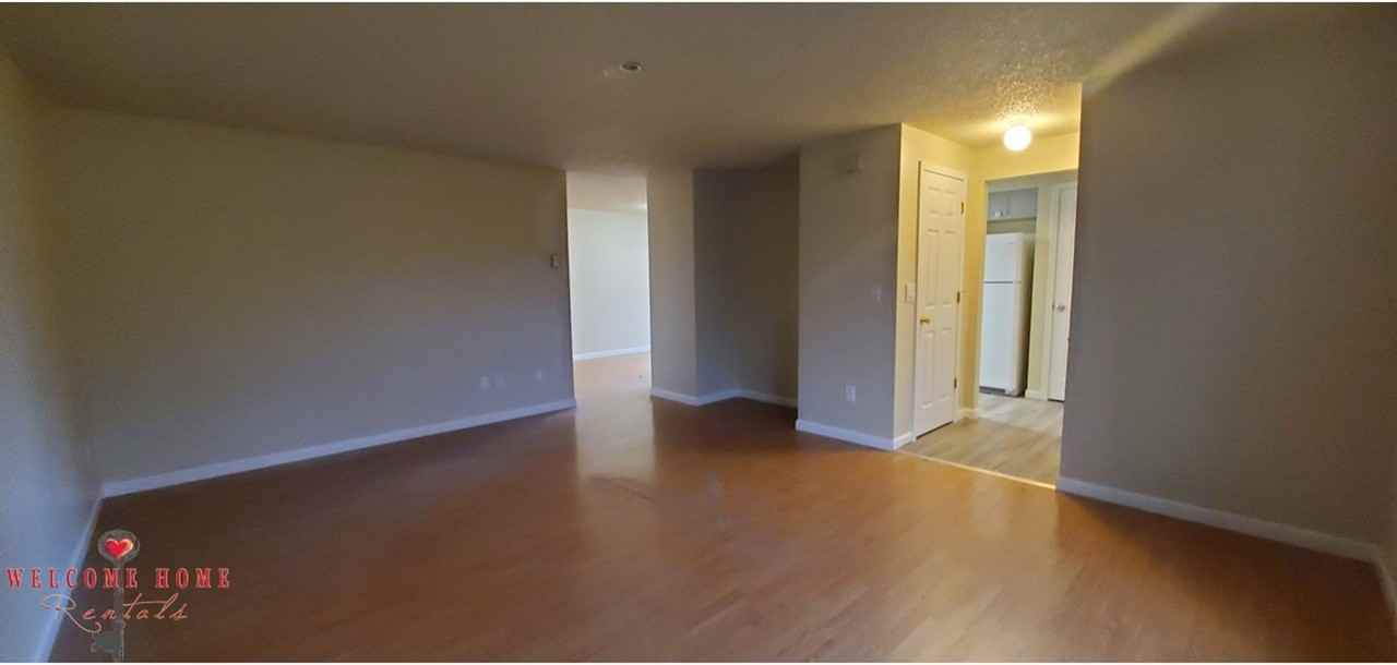 10047 Grove Rd Se - Photo 3 of 17