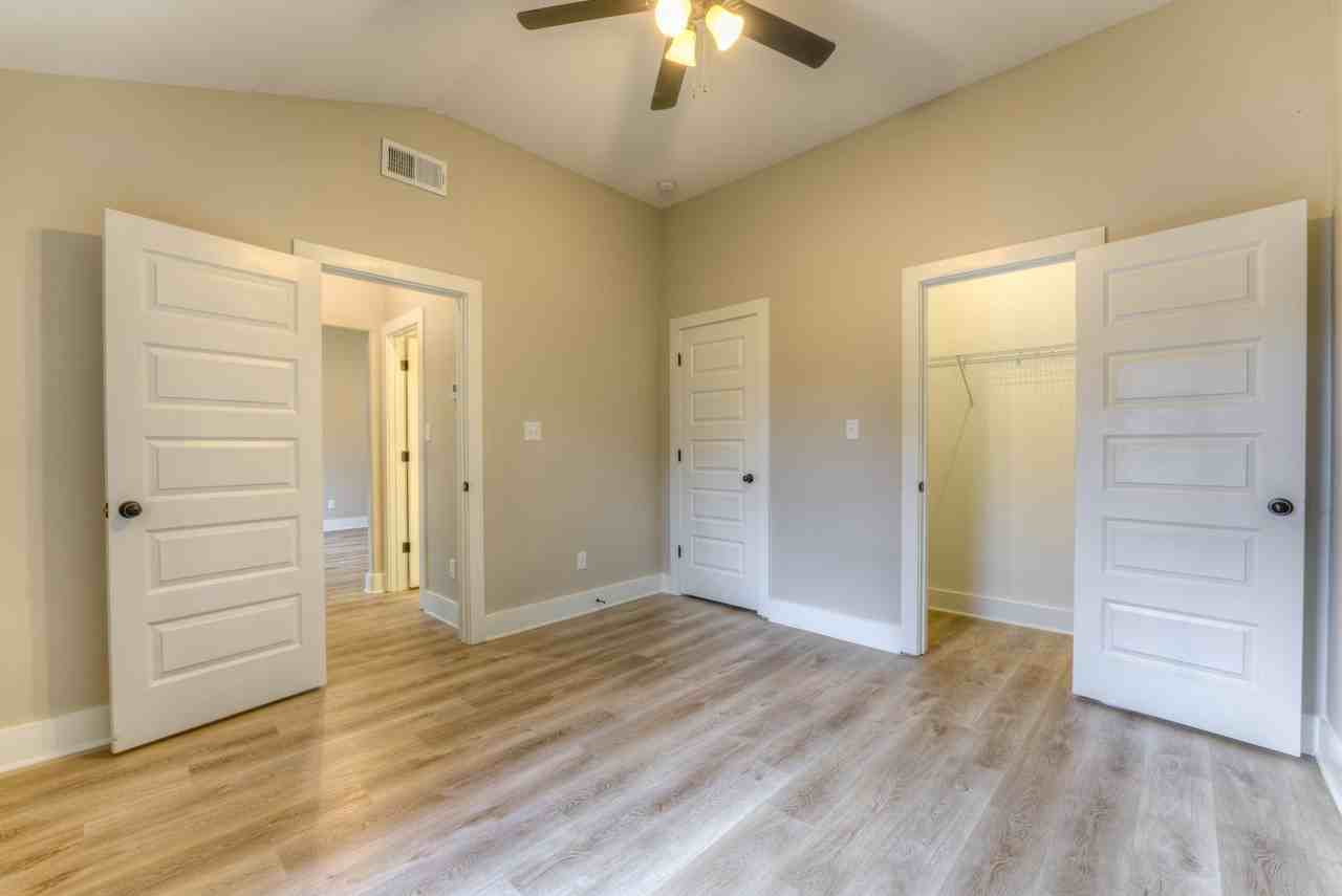 1807 Jackson Ave - Photo 6 of 9