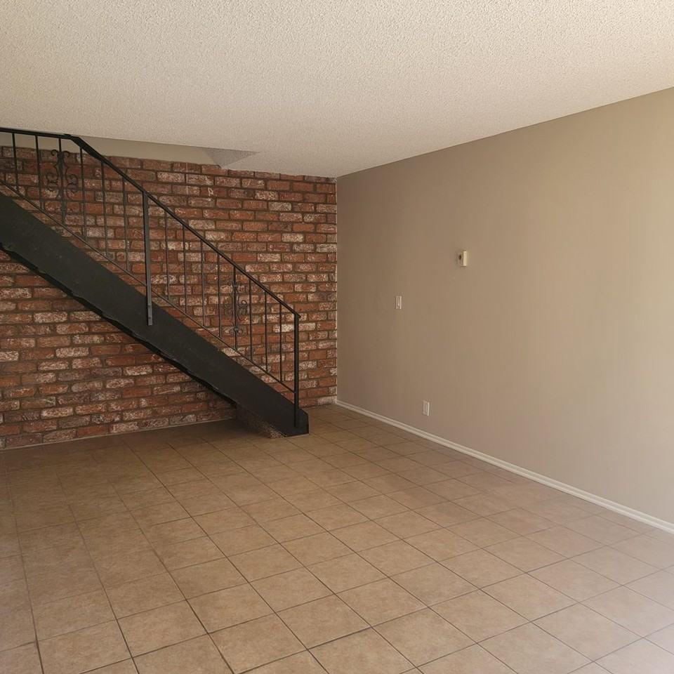 1180 Portola Rd - Photo 2 of 10