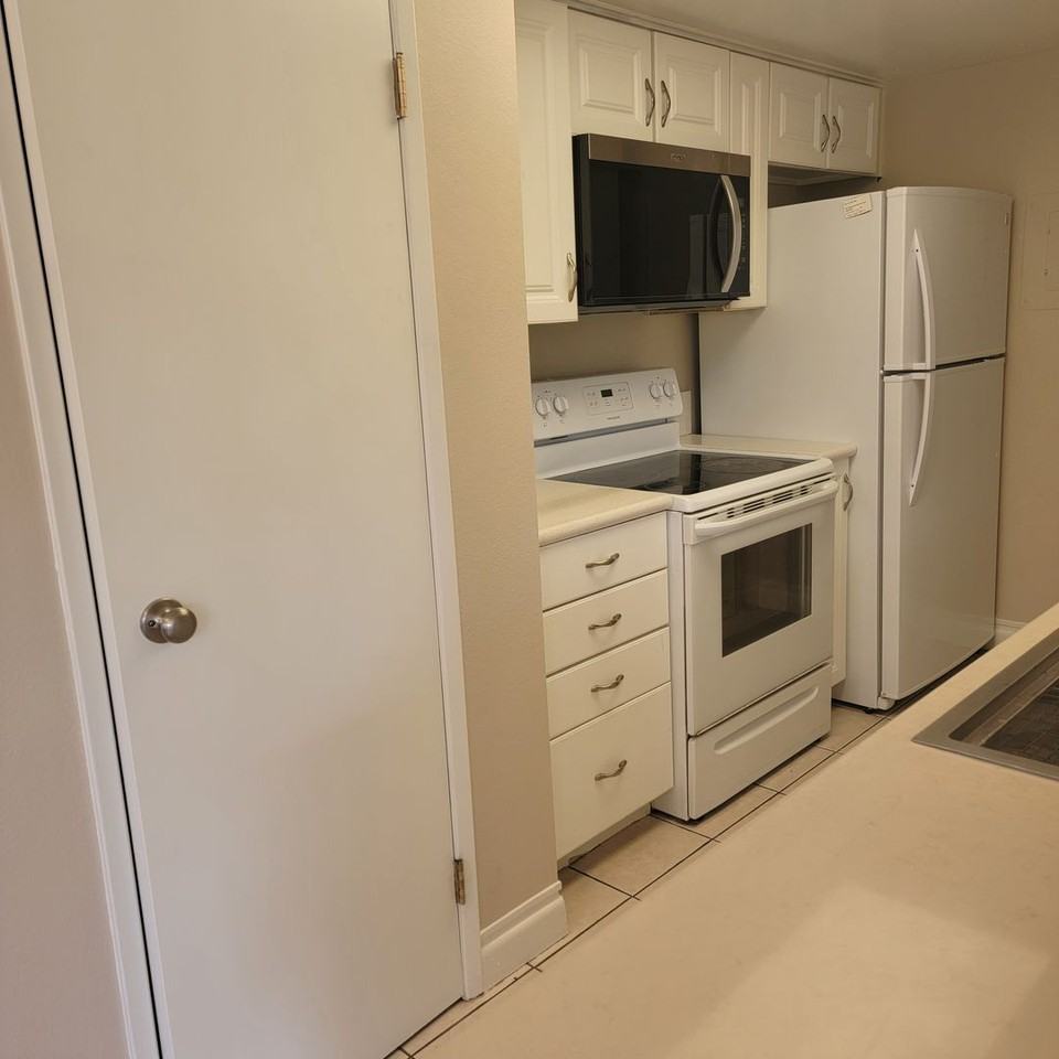 1180 Portola Rd - Photo 4 of 10