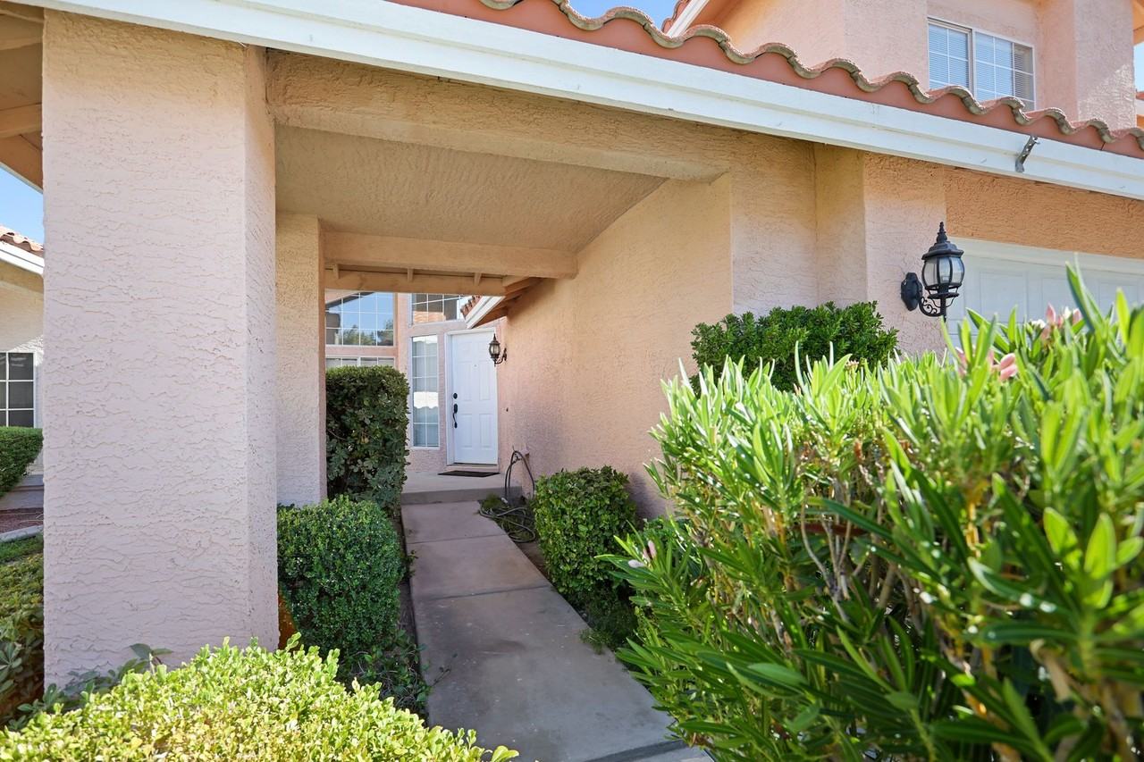 1755 Beechnut Ave - Photo 2 of 38