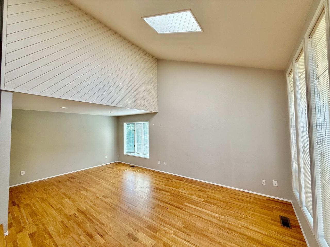 5518 151st Pl Sw - Photo 5 of 16