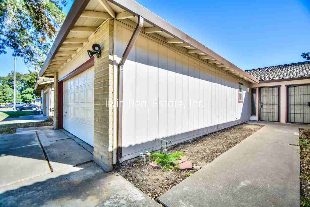 3818 Otto Dr - Photo 3 of 27