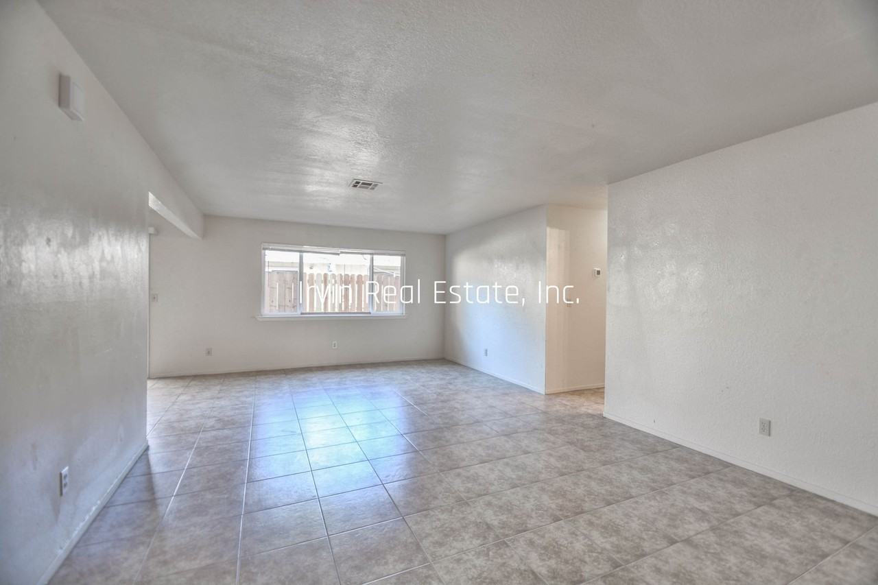 3818 Otto Dr - Photo 4 of 27