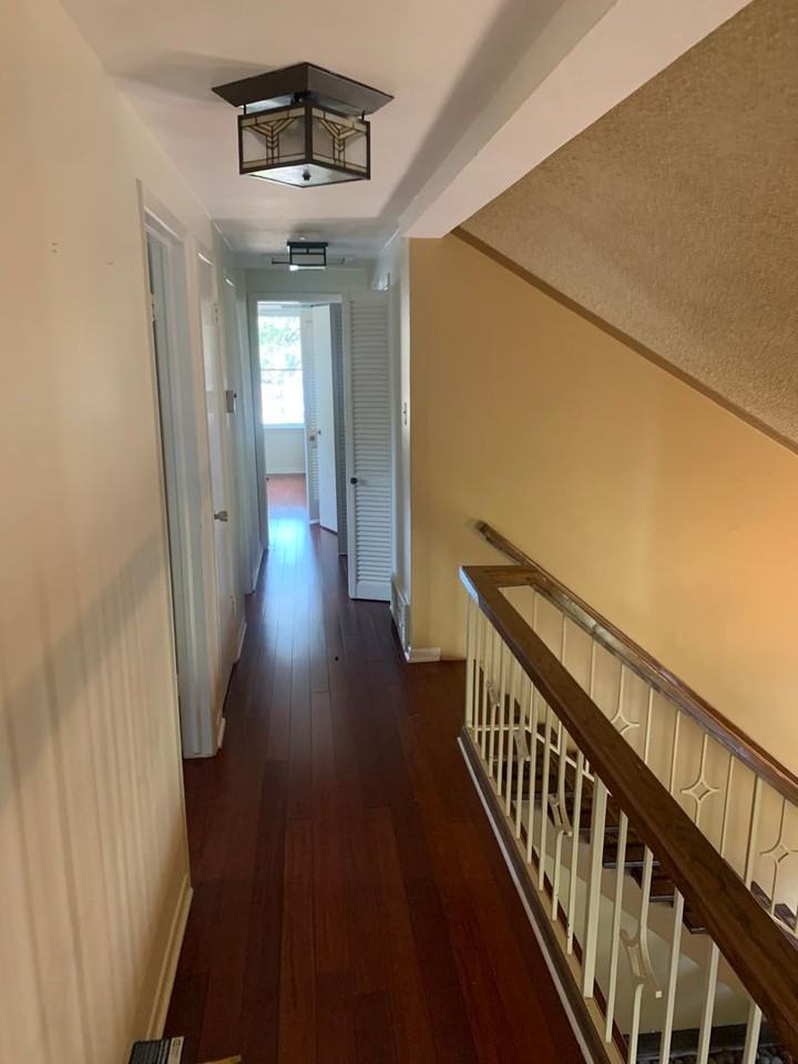 1001 Gloucester St N - Photo 3 of 8