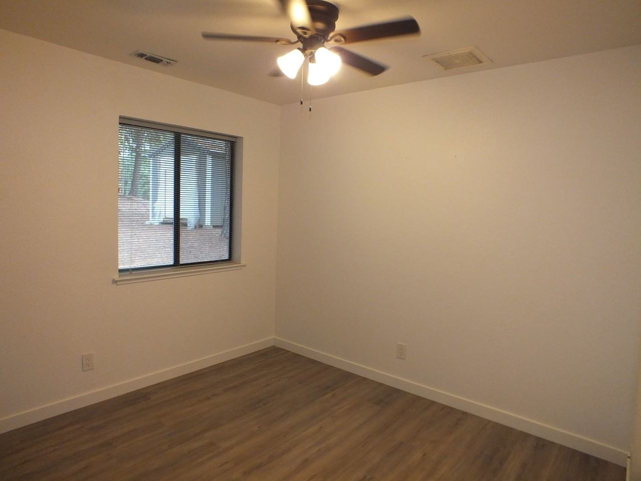 5680 Azalea Cir - Photo 4 of 15