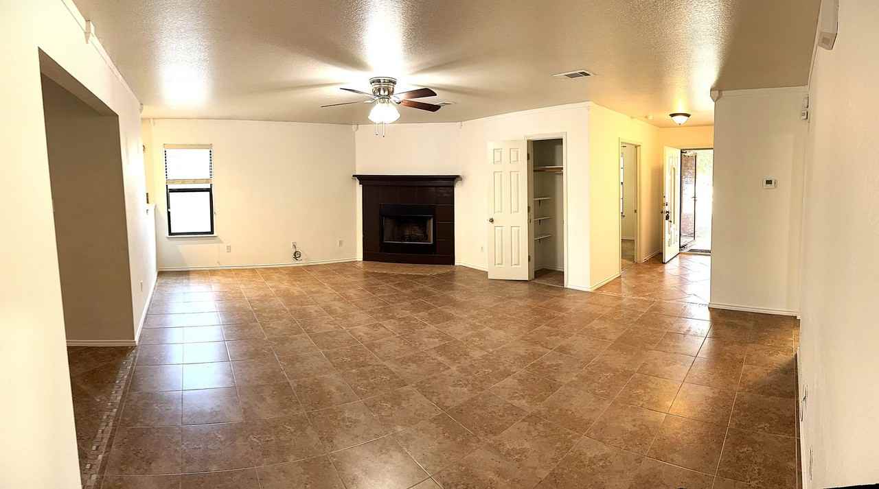 1102 Katelyn Cir - Photo 3 of 29