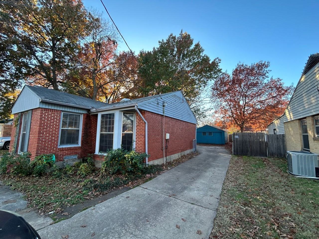 1111 Lucille St - Photo 2 of 18