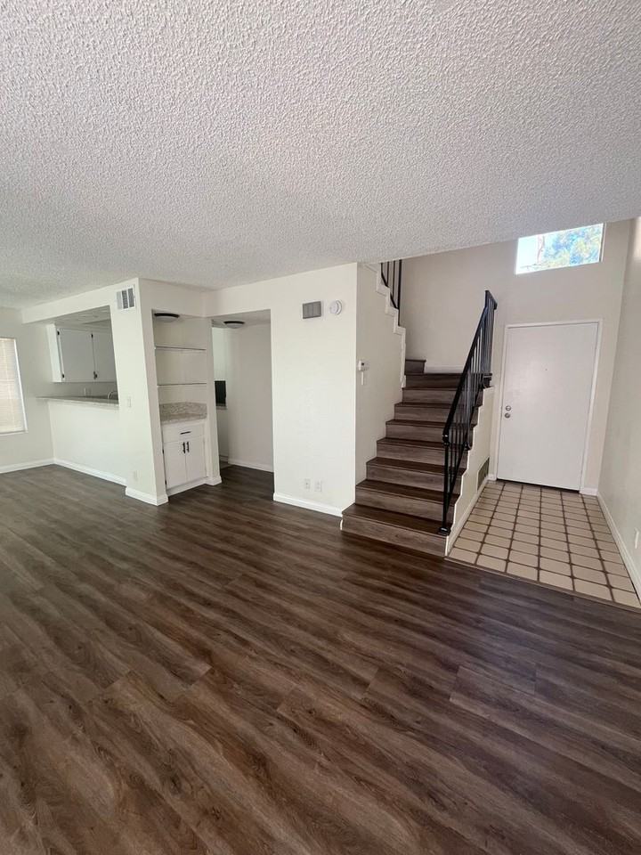 555 S Azusa Ave - Photo 5 of 15