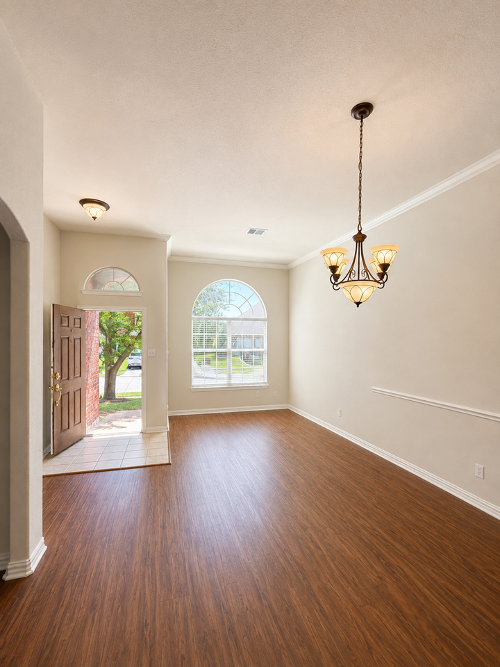 2449 Dawn Mist Dr - Photo 2 of 13
