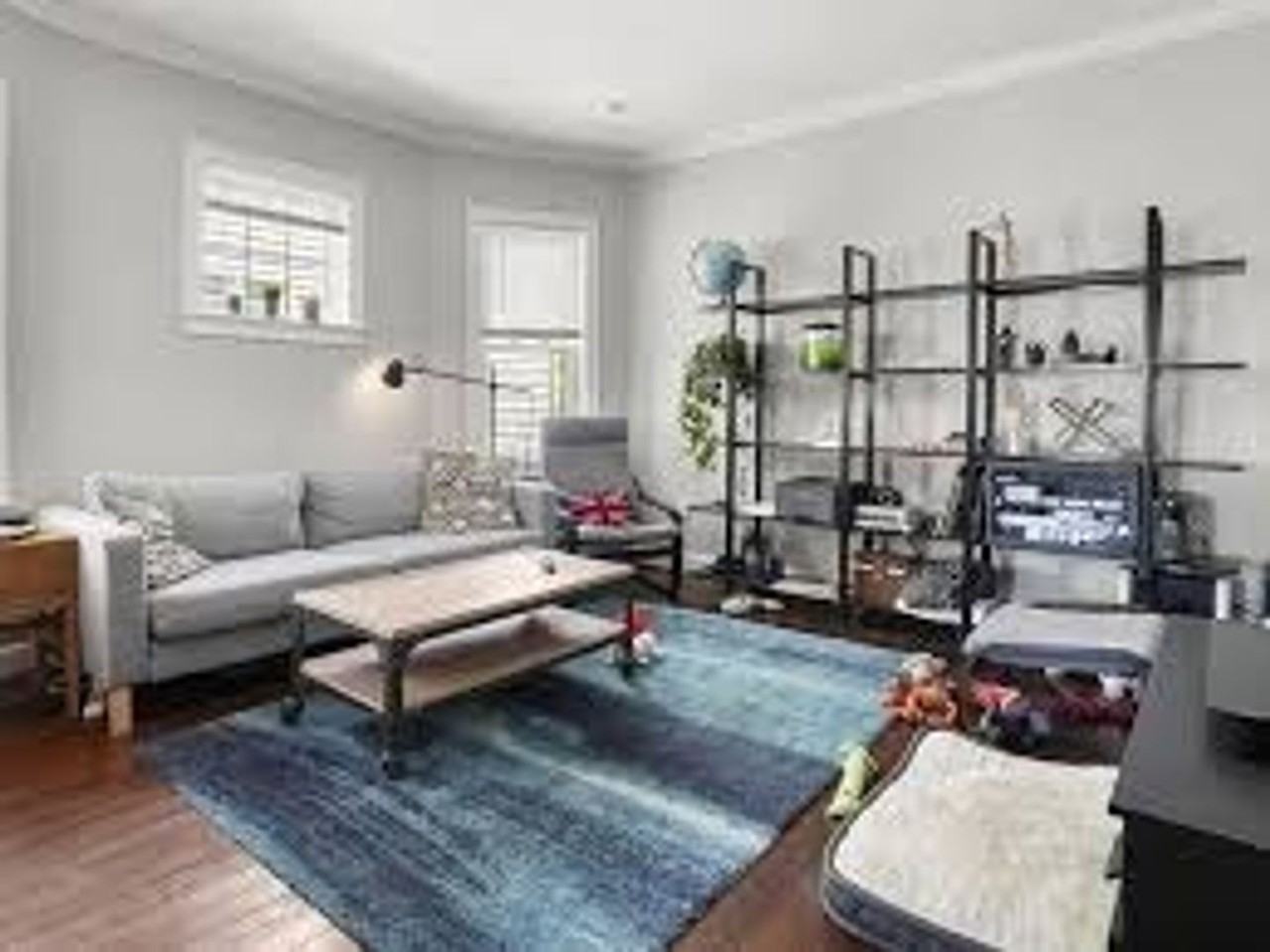 47 Beech Glen St - Photo 4 of 6