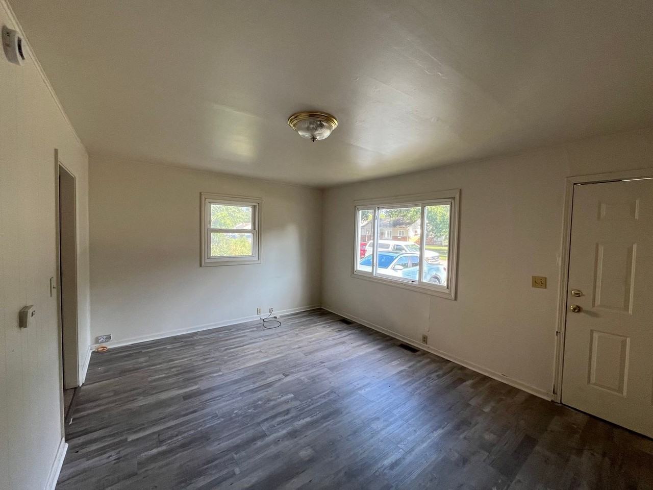 1422 Potomac Ave - Photo 5 of 12
