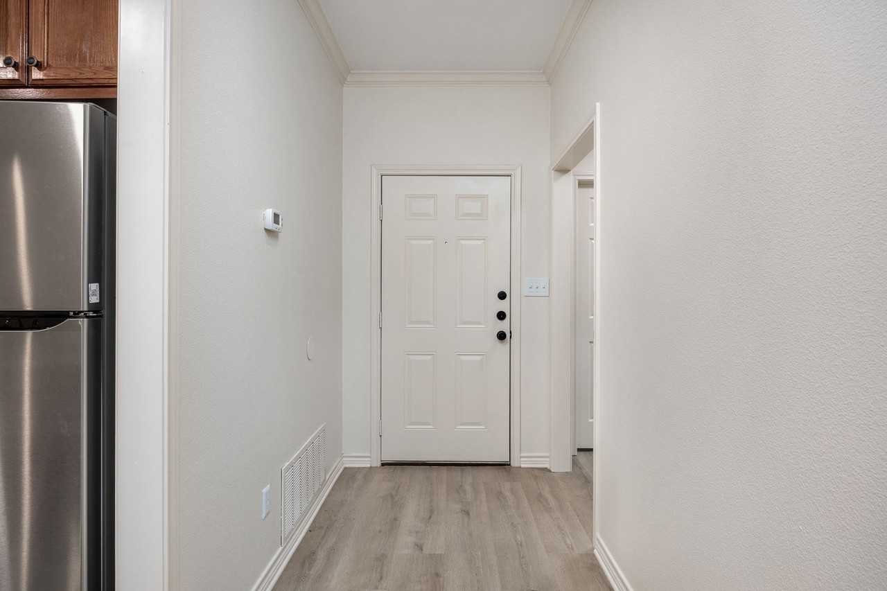 6806 County Road 1215 - Photo 2 of 22