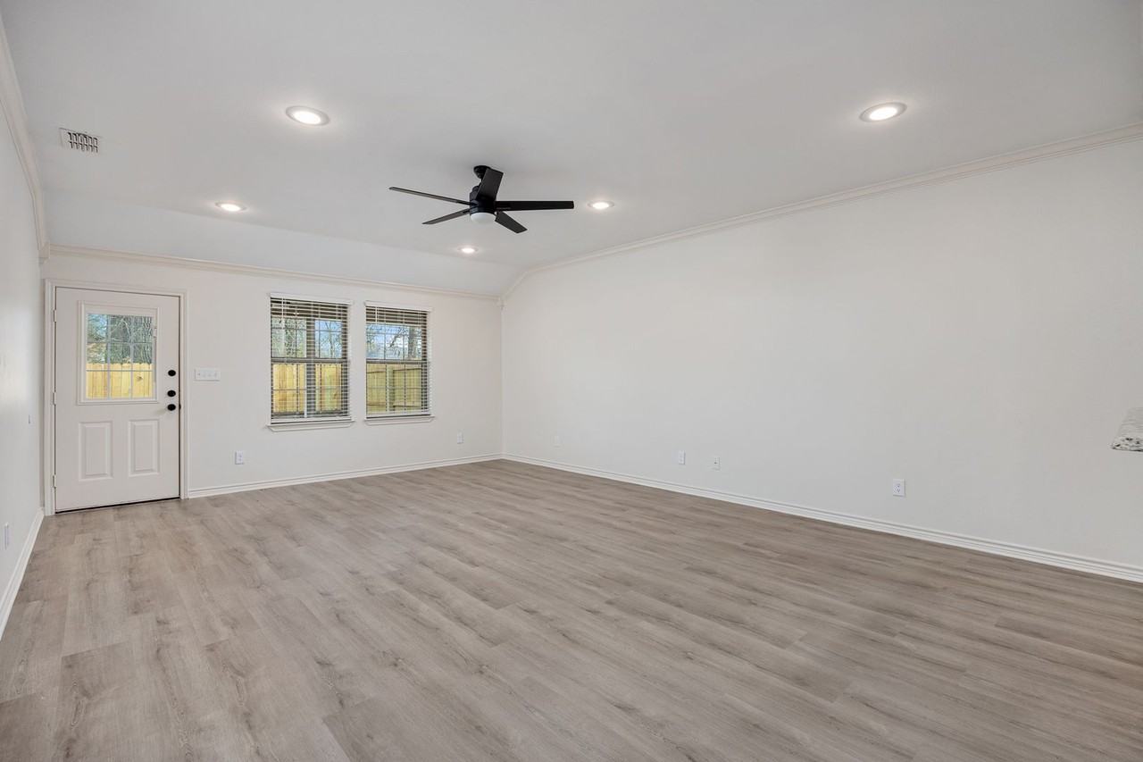 6806 County Road 1215 - Photo 7 of 22