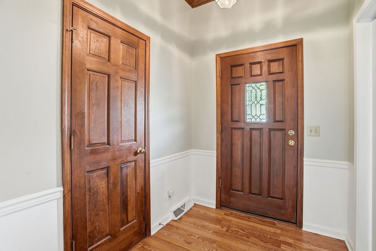 101 Emerald Way - Photo 4 of 41
