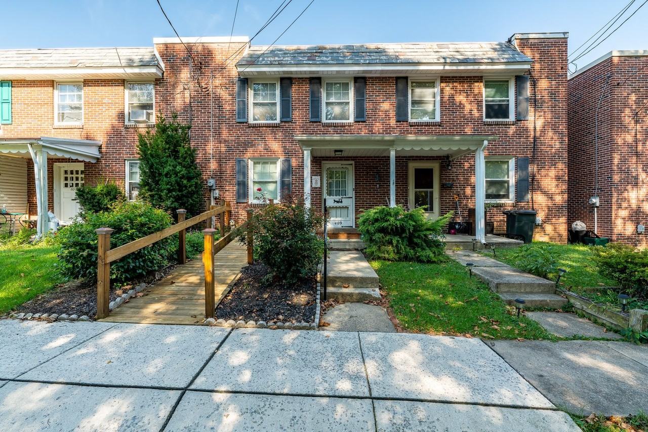 409 Fairview Ave - Photo 2 of 16