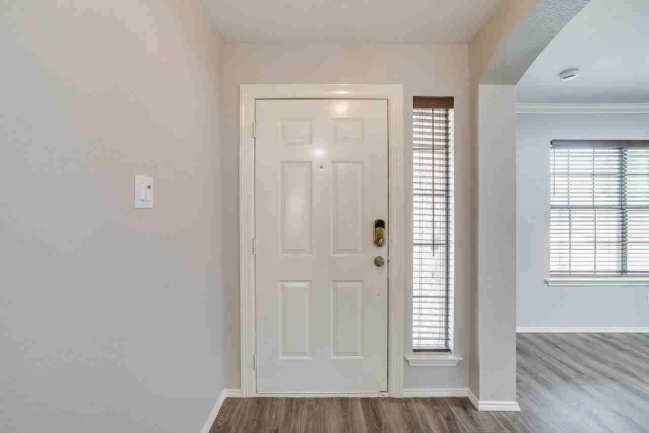2875 Grandview Dr - Photo 3 of 20