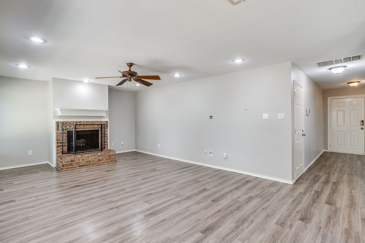 2875 Grandview Dr - Photo 5 of 20
