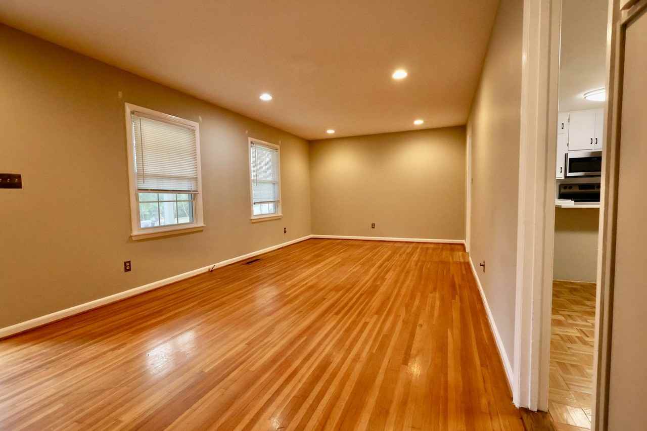 536 Edgecrest Cir - Photo 4 of 27