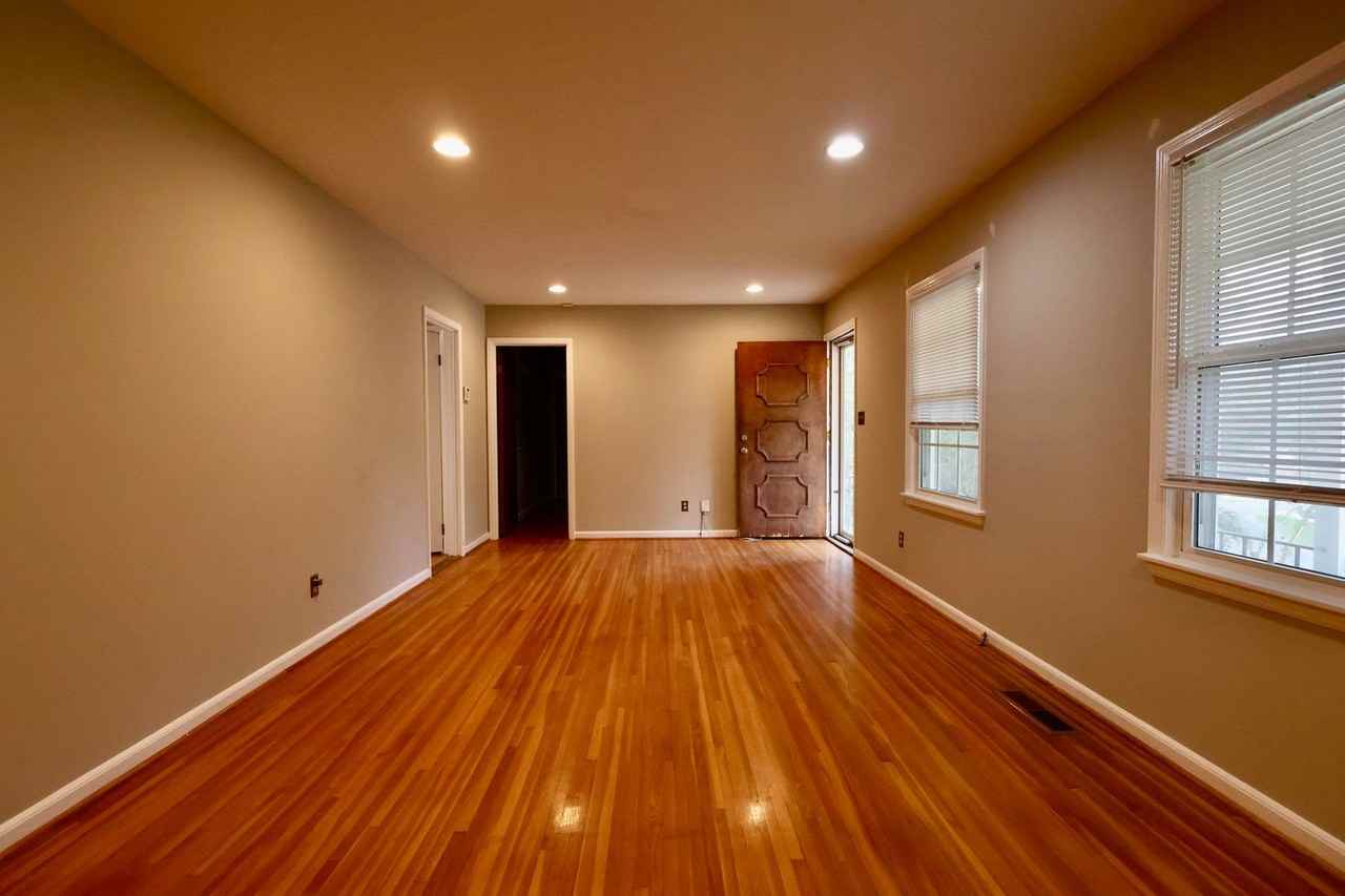 536 Edgecrest Cir - Photo 5 of 27