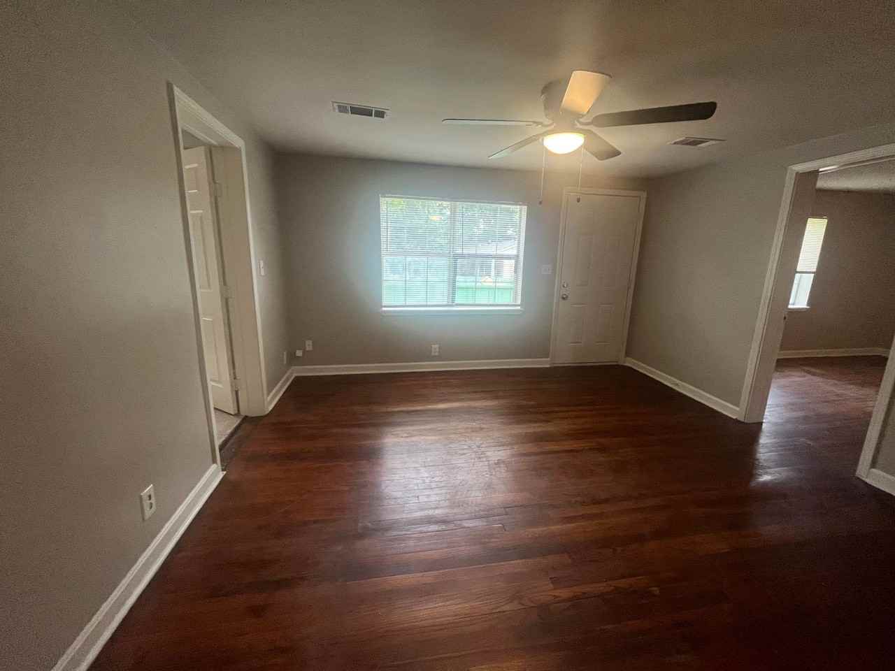 112 Adams St - Photo 3 of 11