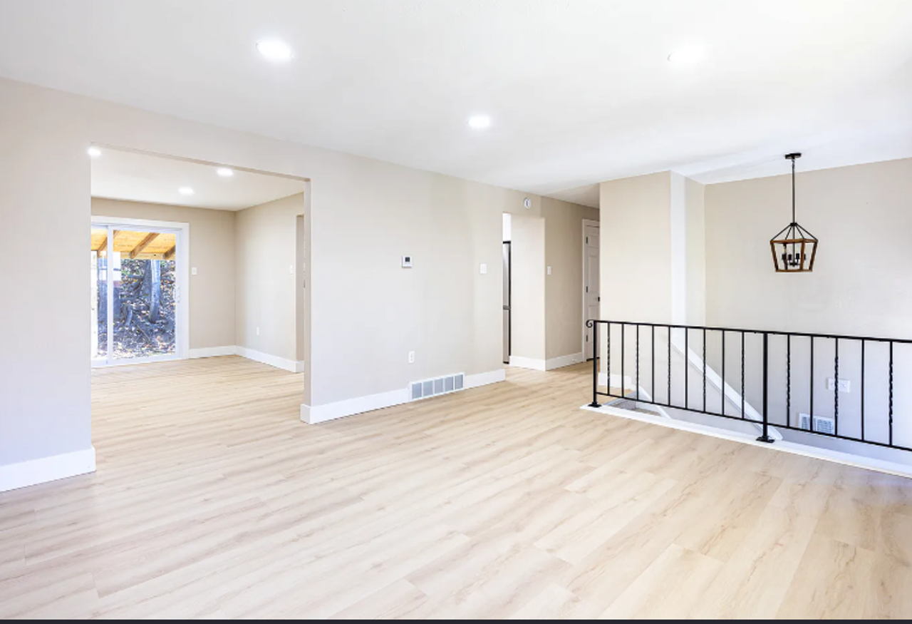 476 Fielding Dr - Photo 2 of 21