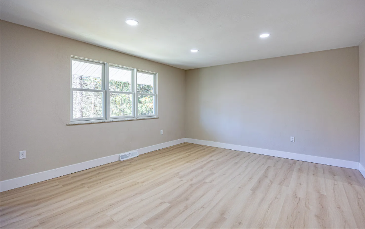 476 Fielding Dr - Photo 3 of 21