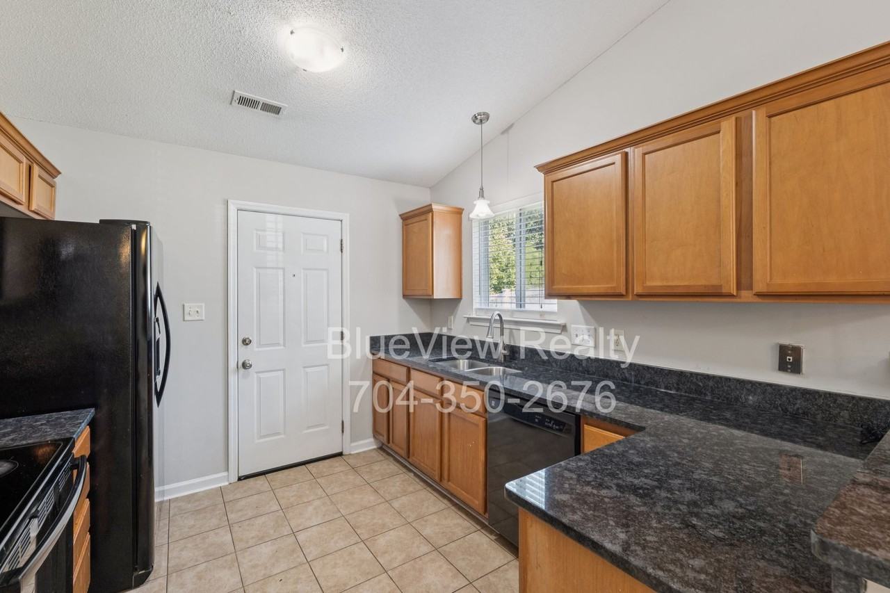 5237 Timbertop Ln - Photo 4 of 16