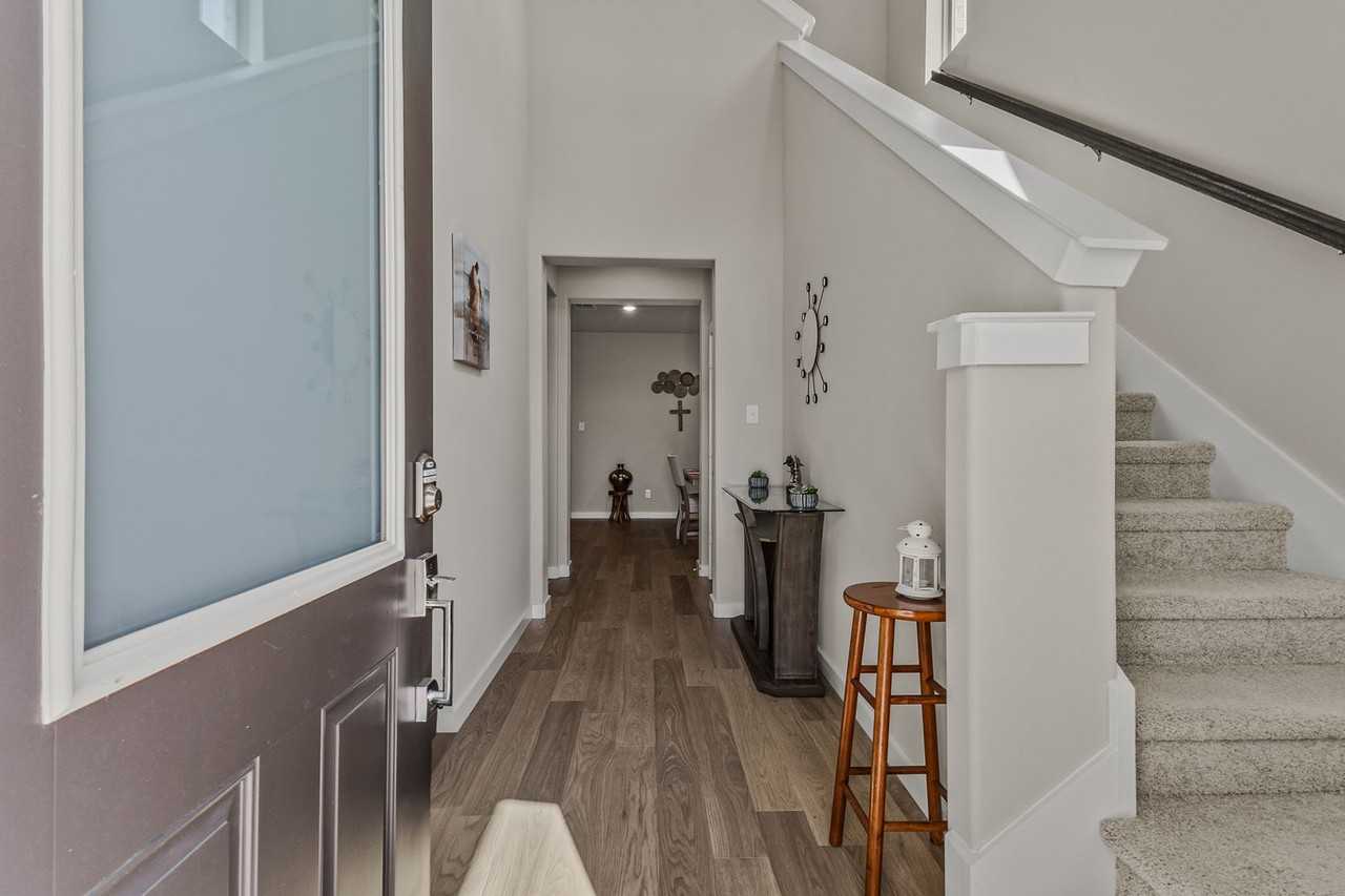706 Melody Hill Dr - Photo 5 of 33