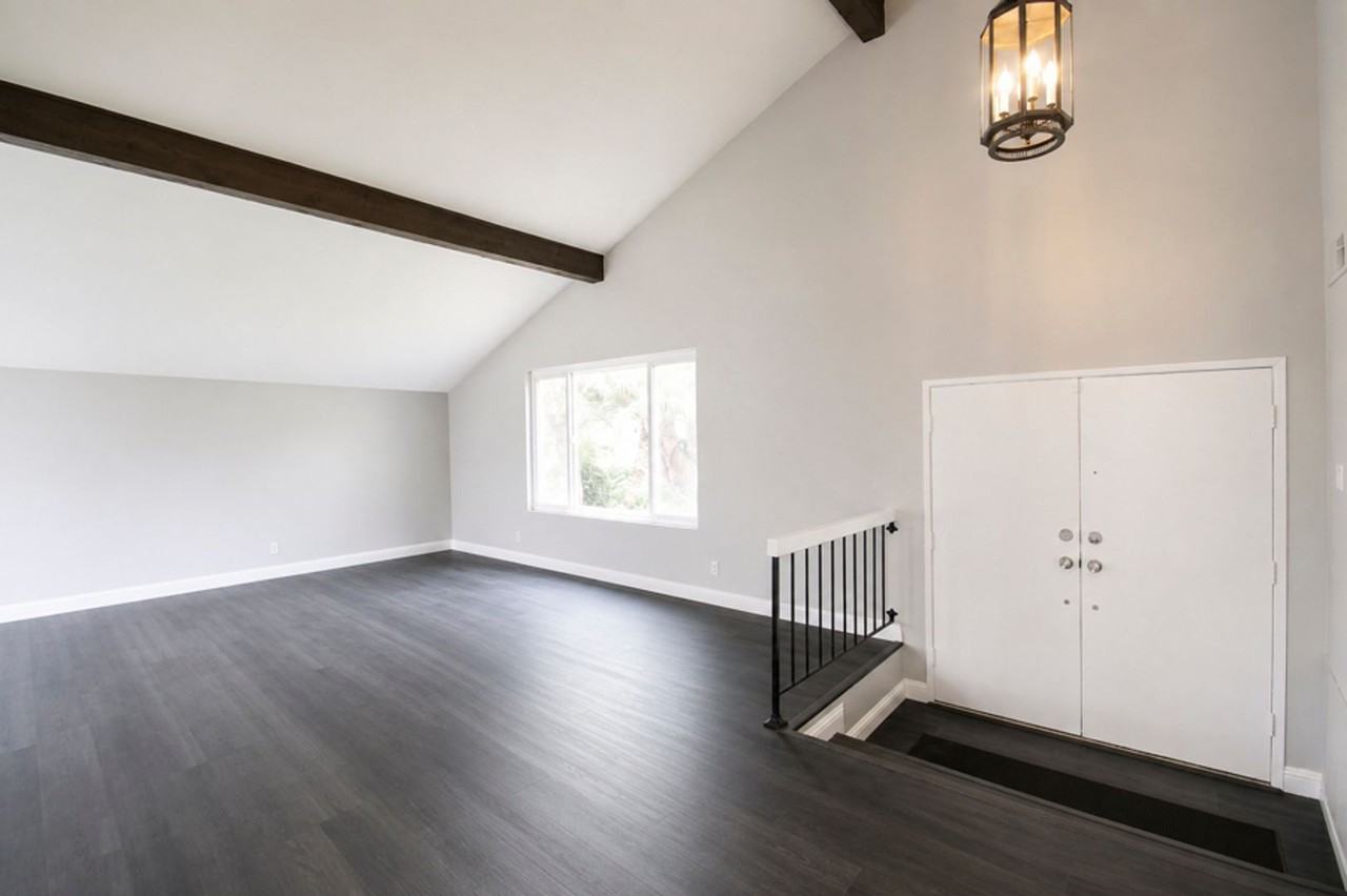 9168 Nadine River Cir - Photo 4 of 37