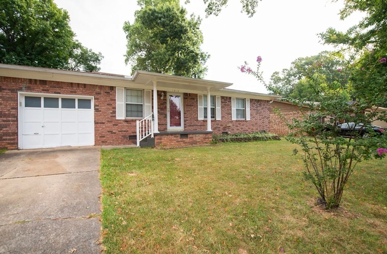 1016 Grayland Dr - Photo 3 of 23