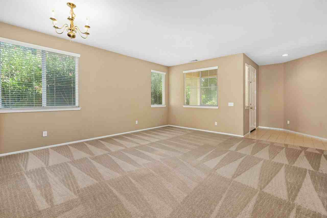 46433 Vianne Ct - Photo 3 of 33