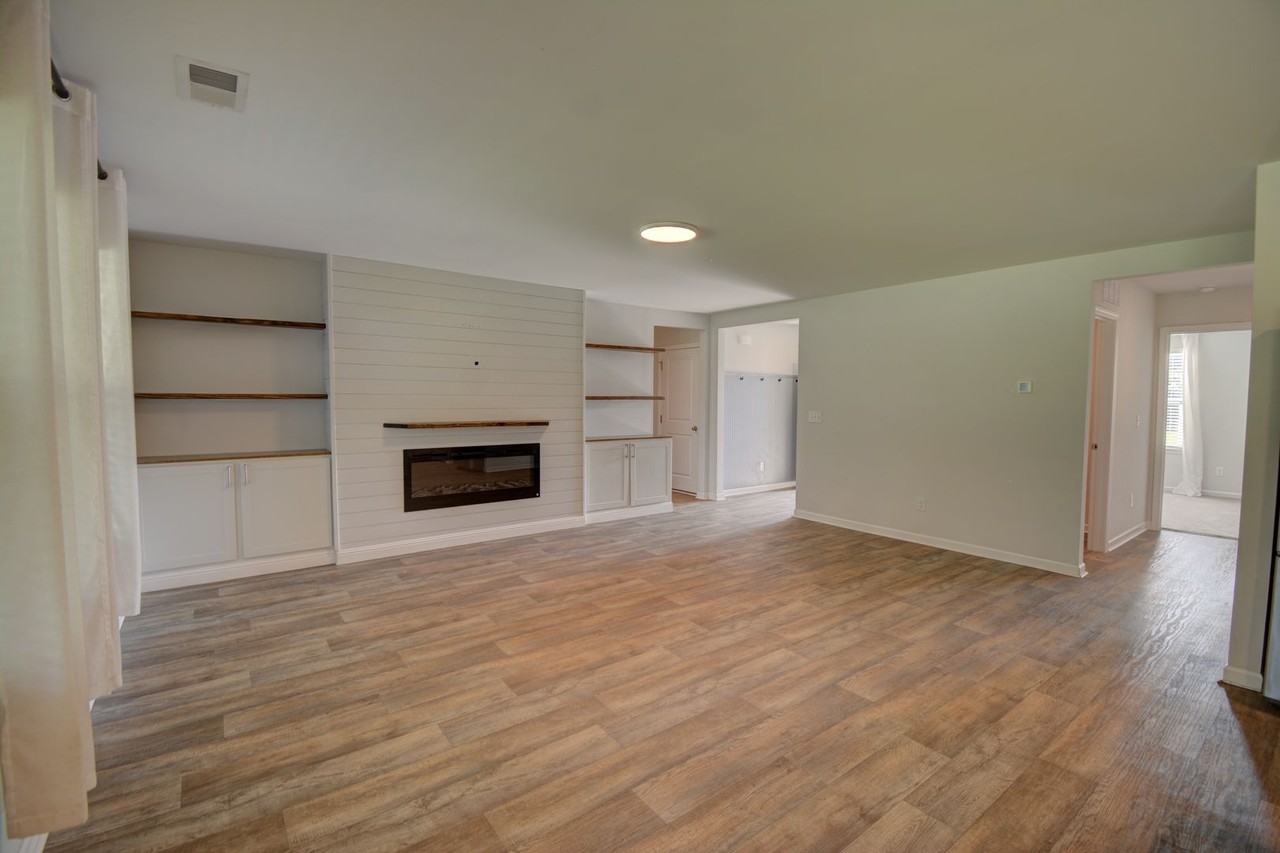 13 Evian Ct - Photo 5 of 31